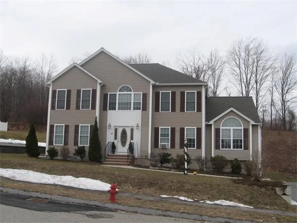 Unit for sale at 9 Magnavista Dr, Haverhill, MA 01830