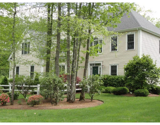 Unit for sale at 9 Broad Acres Farm Rd, Medway, MA 02053