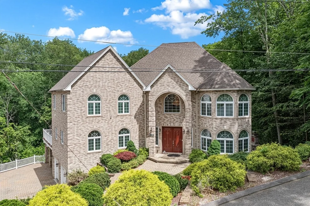 Unit for sale at 131 Ridgeway Dr, Agawam, MA 01030