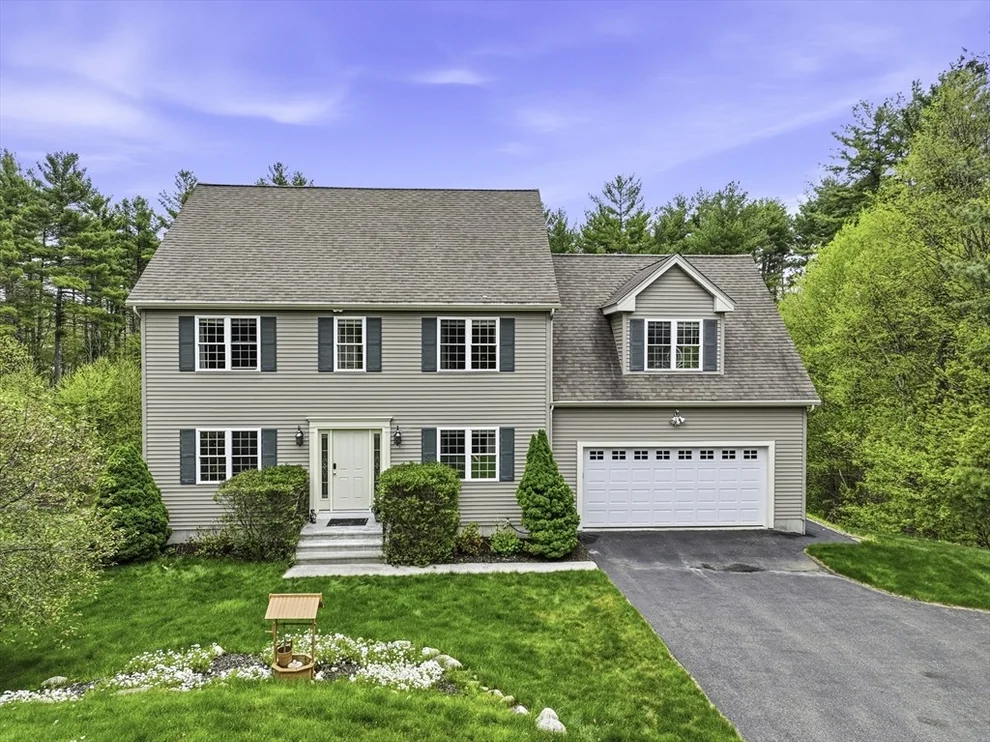 Unit for sale at 378 Moon Hill Rd, Northbridge, MA 01534