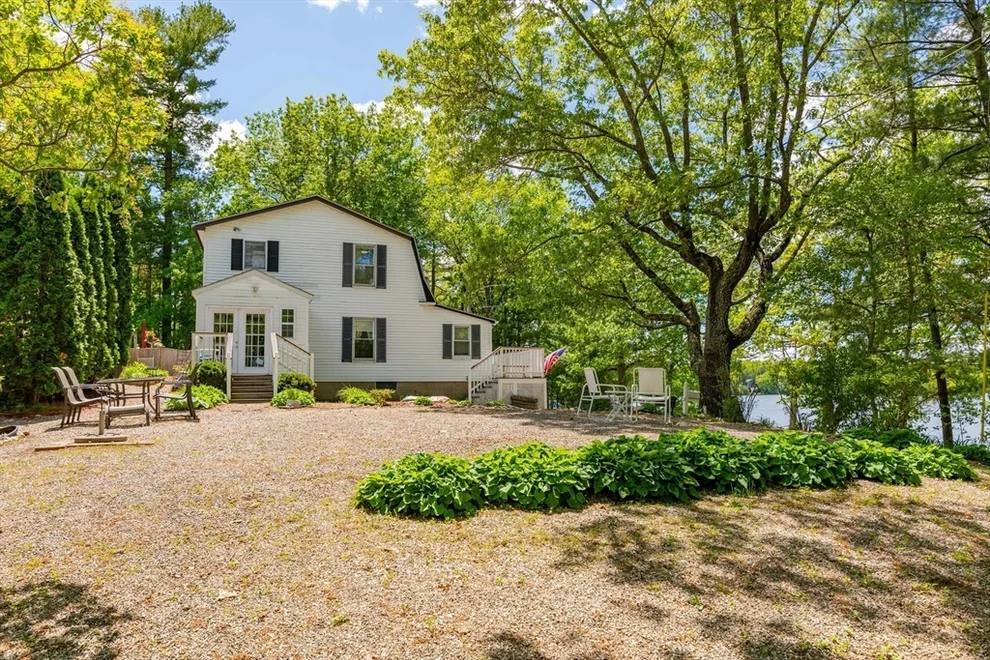 Unit for sale at 14 Travelled Way, North Reading, MA 01864