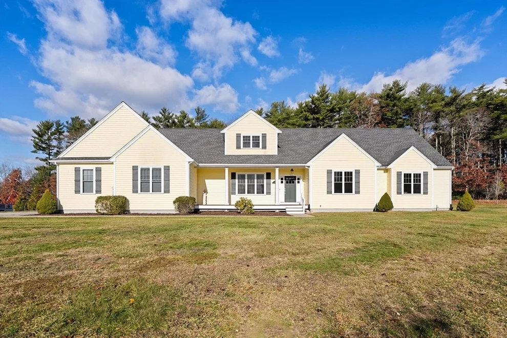 Unit for sale at 10 Emily Ln, Pembroke, MA 02359