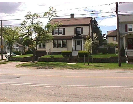 Unit for sale at 1205 Brook Rd, Milton, MA 02186