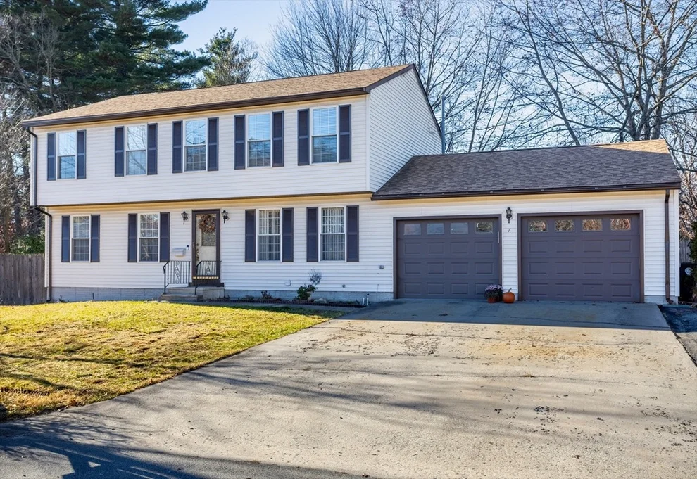 Unit for sale at 7 Robert Drive, Nashua, NH 03063