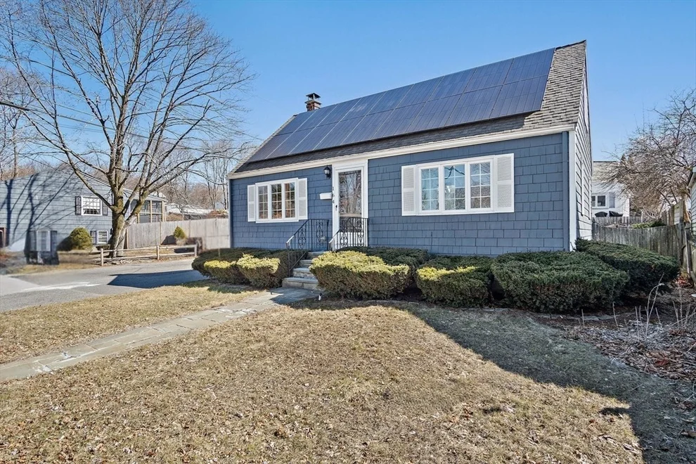 Unit for sale at 164 Marlborough Rd, Salem, MA 01970