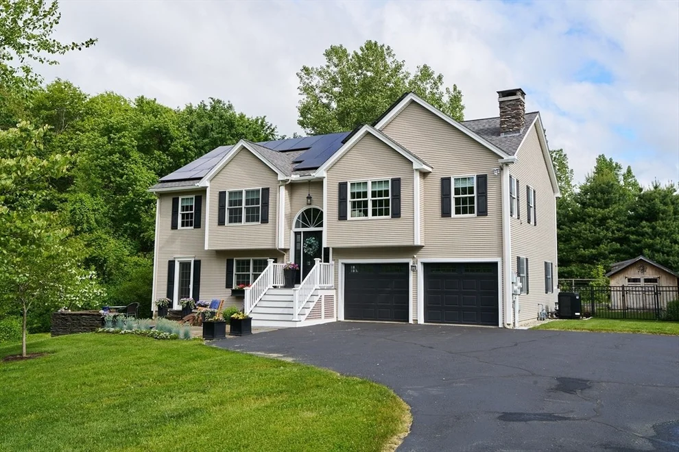 Unit for sale at 21 Holly Circle, Easthampton, MA 01027