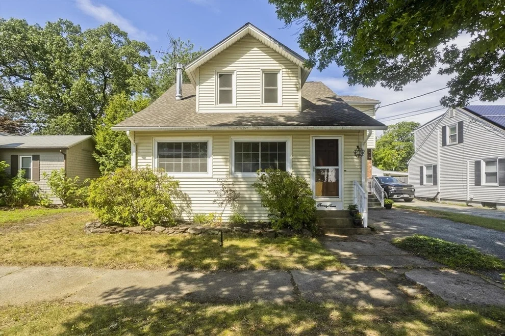 Unit for sale at 27 Michigan St, Springfield, MA 01151