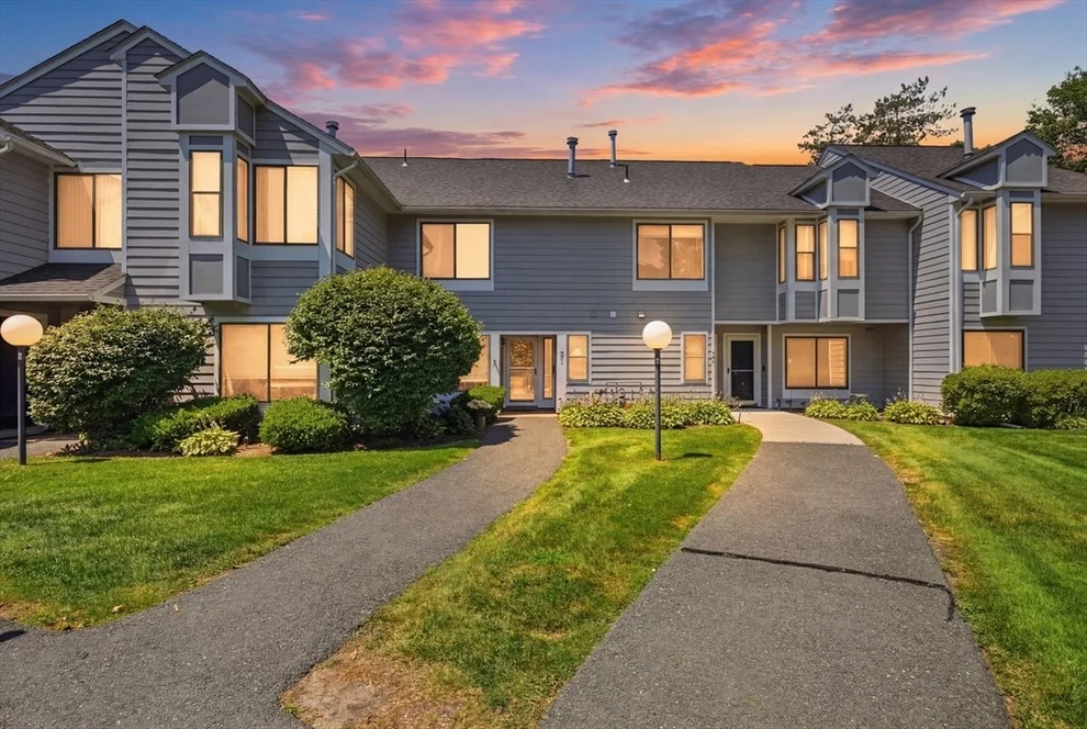 Unit for sale at 371 Nassau Dr, Springfield, MA 01129