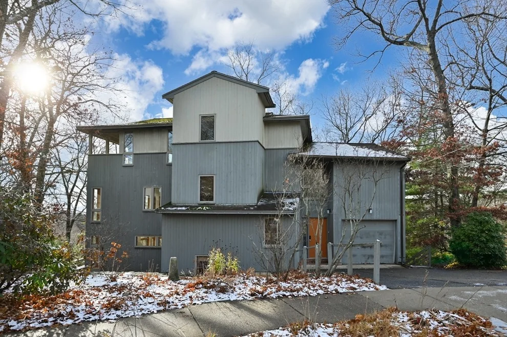 Unit for sale at 55 Grove Hill Park, Newton, MA 02460
