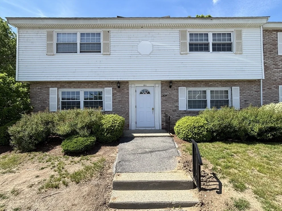 Unit for sale at 90 Washington Park Dr, Andover, MA 01810