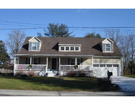 Unit for sale at 142 Touisset Ave, Swansea, MA 02777