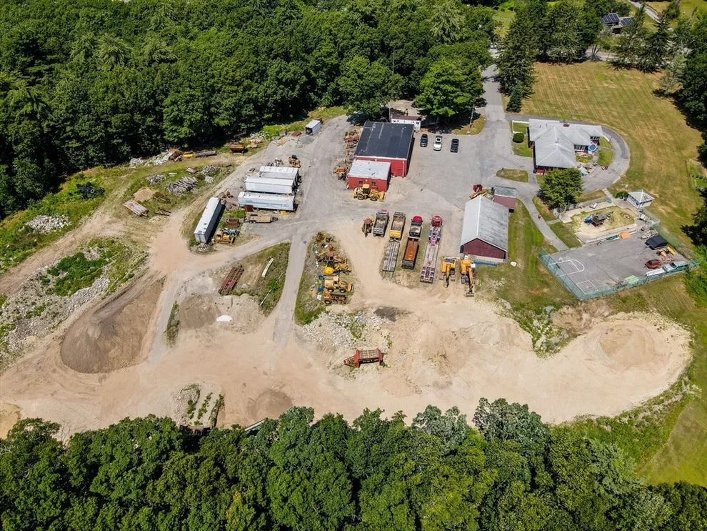 Unit for sale at 625 Broadway, Dracut, MA 01826