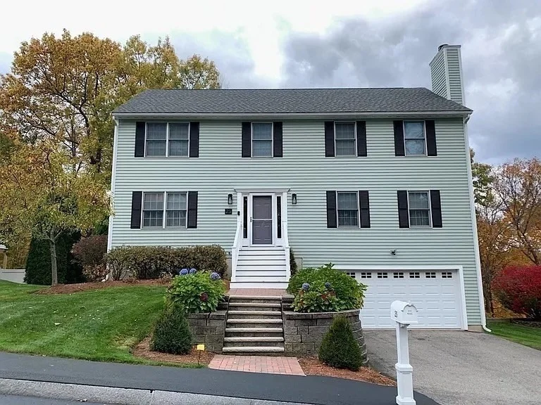 Unit for sale at 25 Towne Hill Road, Haverhill, MA 01835