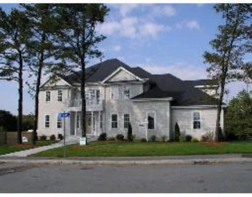 Unit for sale at 29 Old Farm Road, Norwood, MA 02062