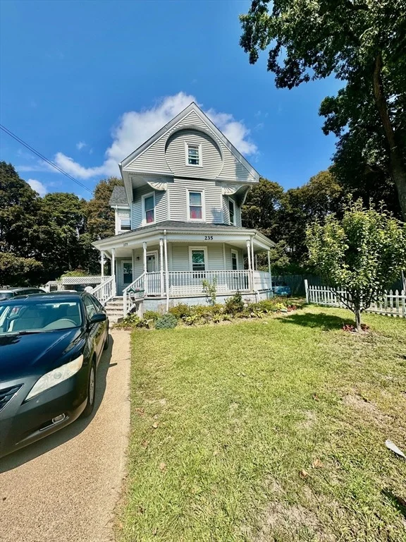 Unit for sale at 235 Oak St, Brockton, MA 02301