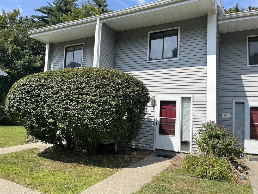 Unit for sale at 555 Russell Rd, Westfield, MA 01085