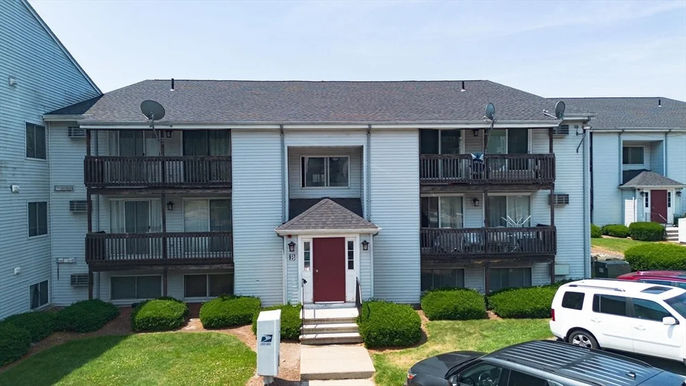 Unit for sale at 11b Gibbs St, Worcester, MA 01607