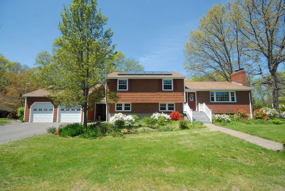 Unit for sale at 95 Bayberry Rd, Concord, MA 01742