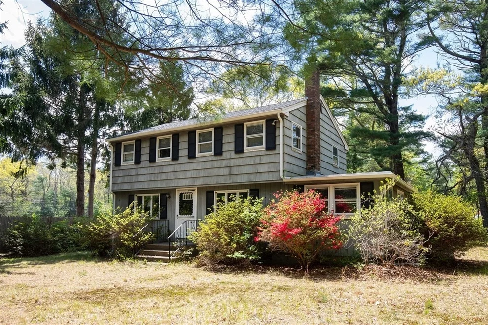 Unit for sale at 8 Old Beach Rd, Plymouth, MA 02360