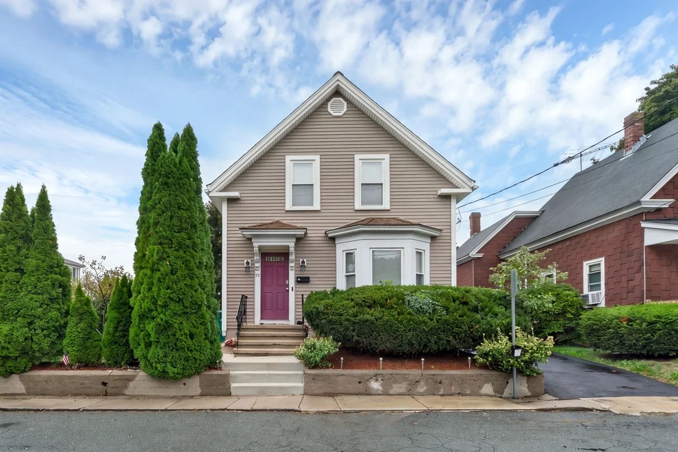 Unit for sale at 25 Fuller Pl, Mansfield, MA 02048