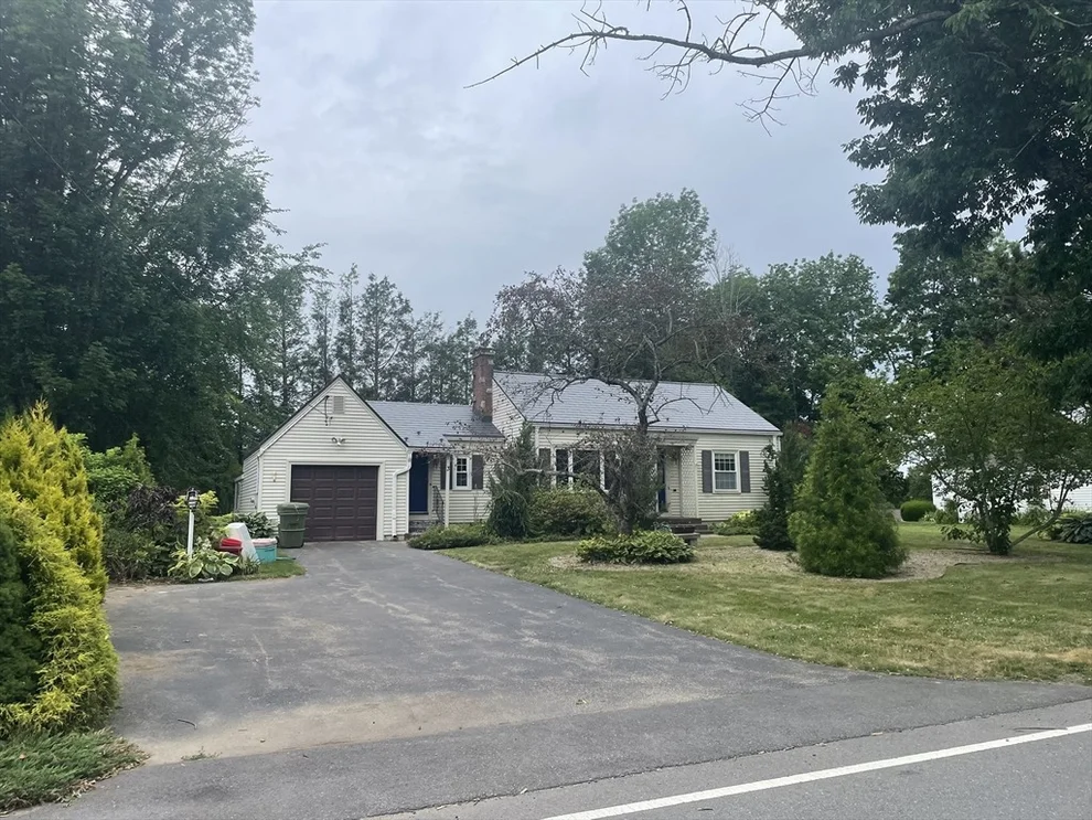Unit for sale at 3 Paxton Rd, Spencer, MA 01562