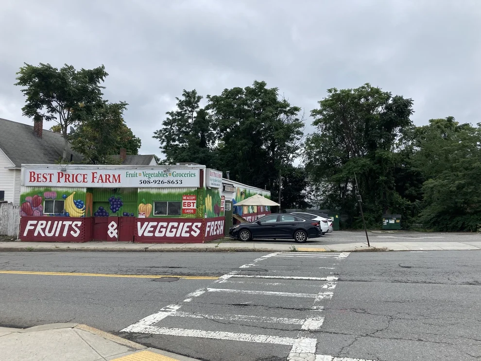Unit for sale at 204 Cambridge St, Worcester, MA 01603