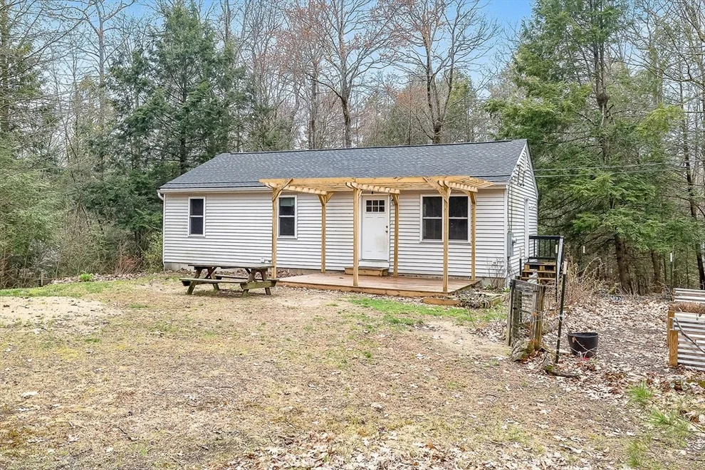 Unit for sale at 17 Gray Rd, Templeton, MA 01468