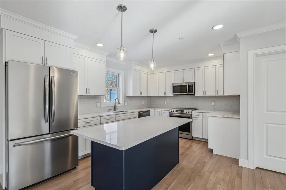 Unit for sale at 3 Hickory Hill, Wakefield, MA 01880