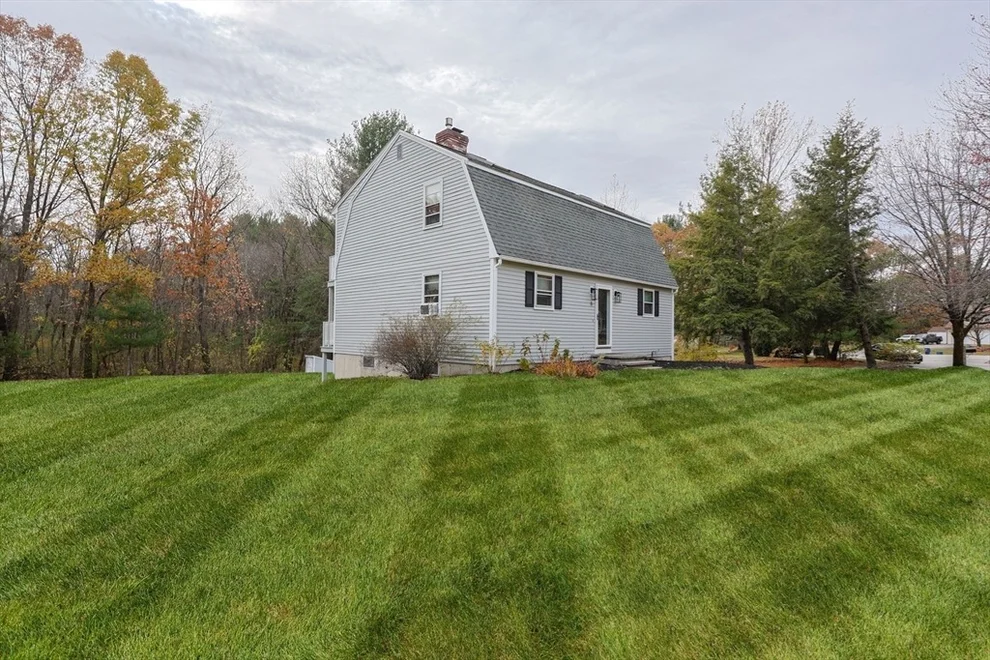 Unit for sale at 6 Matthew Lane, Chelmsford, MA 01824