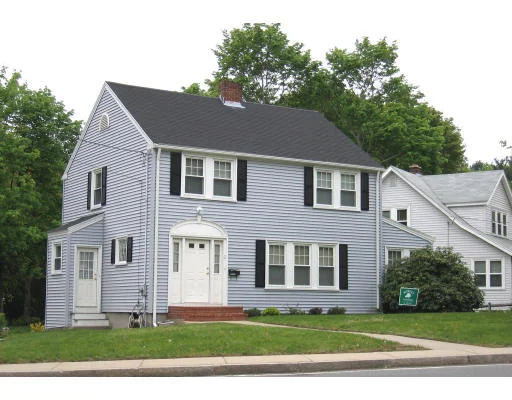 Unit for sale at 2 Willow Street, Reading, MA 01867