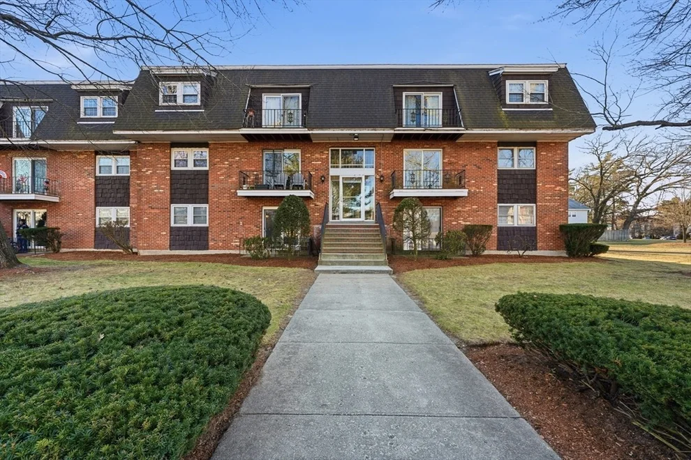 Unit for sale at 5 Pilgrim Circle, Methuen, MA 01844