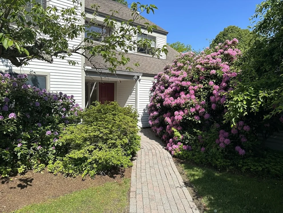 Unit for sale at 28-8 Concord Greene, Concord, MA 01742