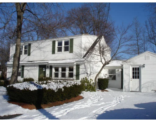 Unit for sale at 8 Bellridge Drive, Shrewsbury, MA 01545