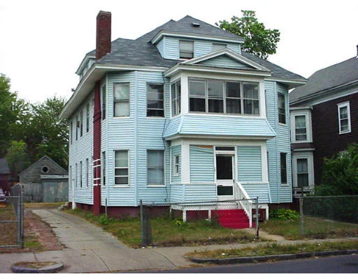 Unit for sale at 302-304 Bay St, Springfield, MA 01109