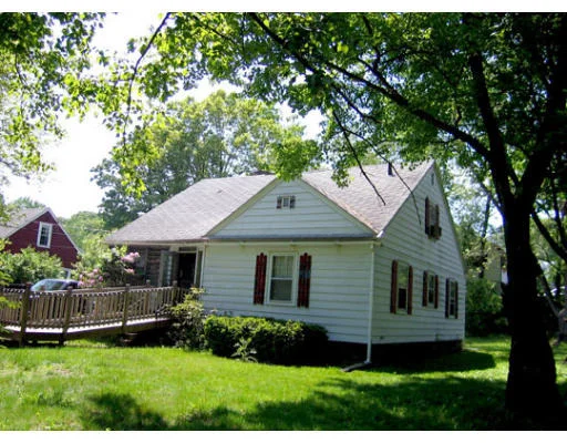 Unit for sale at 332 Oak Street, Shrewsbury, MA 01545