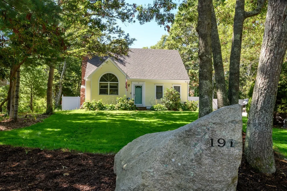 Unit for sale at 191 James Cir, Mashpee, MA 02649