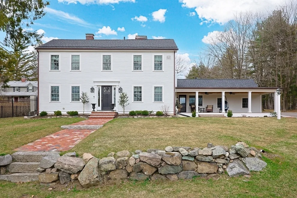Unit for sale at 122 Great Plain Ave, Wellesley, MA 02482