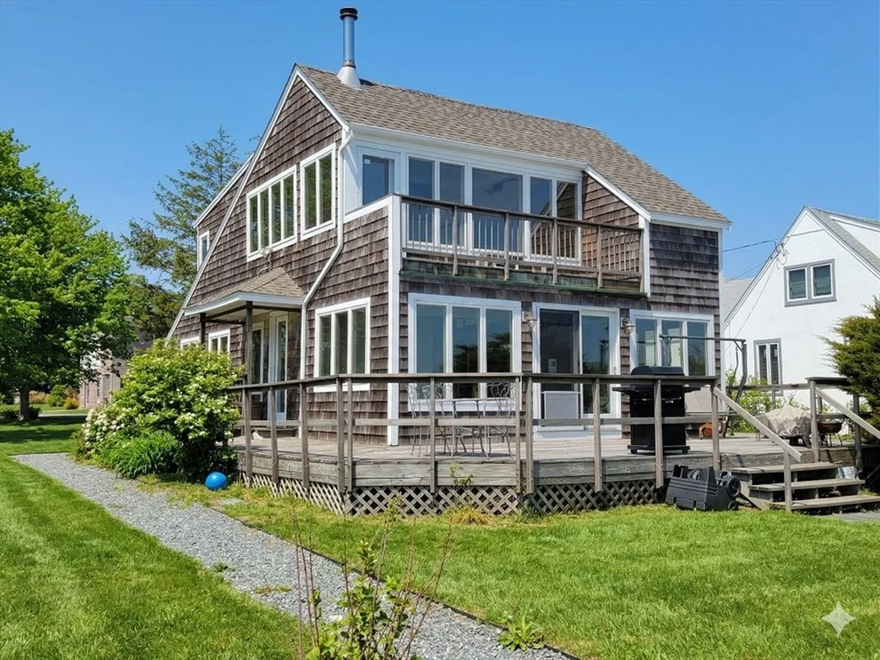 Unit for sale at 3 Hardy Lane, Essex, MA 01929