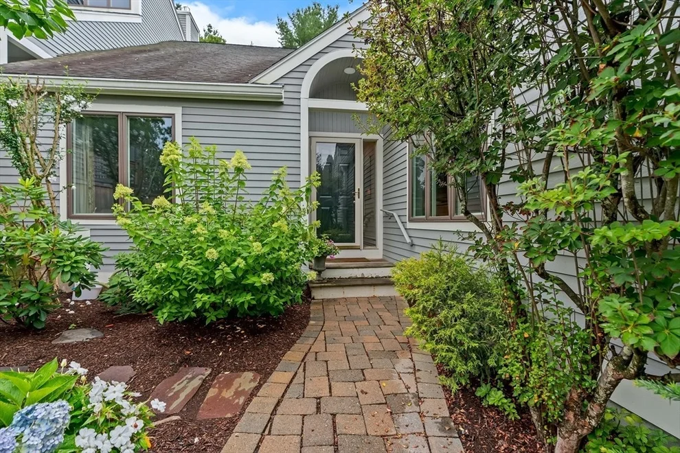 Unit for sale at 64 Pickwick Way, Wayland, MA 01778