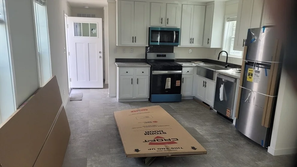 Unit for sale at 286 Newbury, Peabody, MA 01960