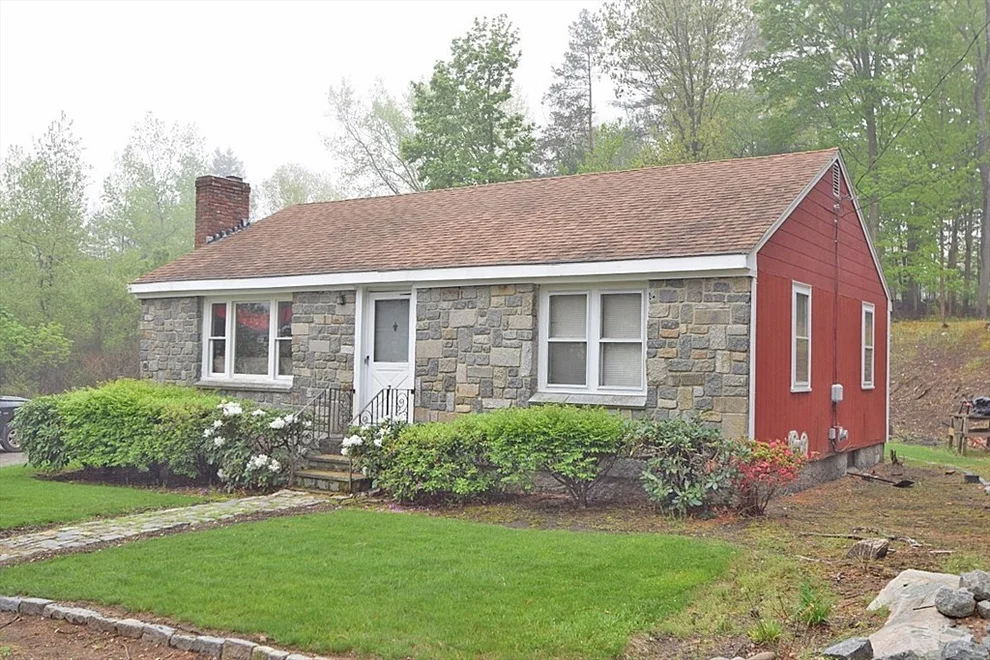 Unit for sale at 7 Lincoln Ave, Randolph, MA 02368