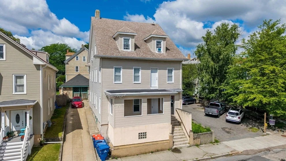 Unit for sale at 283 Pleasant St, New Bedford, MA 02740
