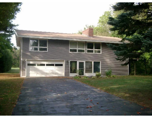 Unit for sale at 114 Pleasant St, Northborough, MA 01532