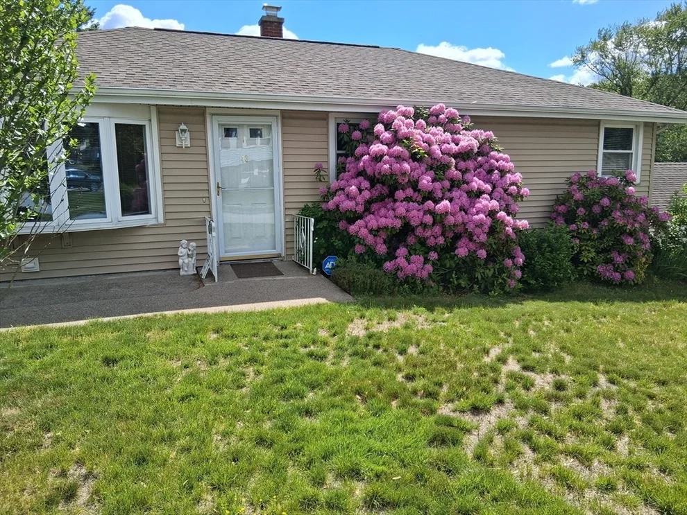 Unit for sale at 43 Robin Rd, Worcester, MA 01604