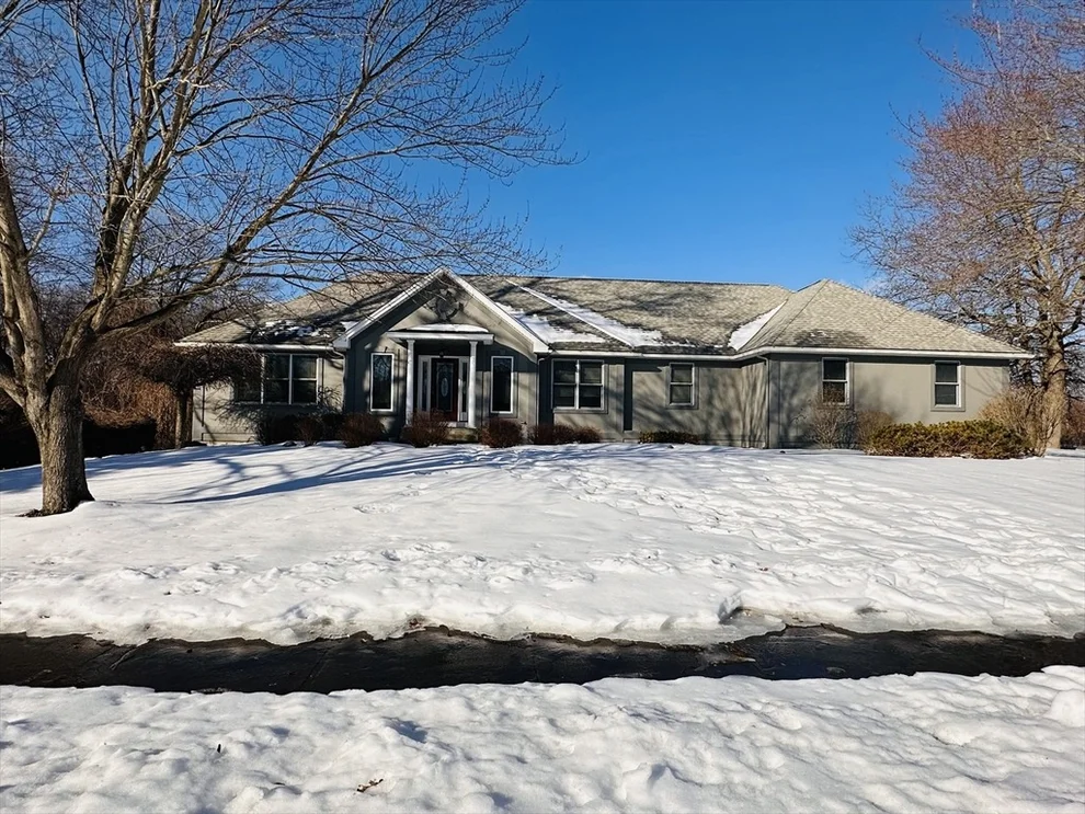 Unit for sale at 8 Alexander Dr, Agawam, MA 01001