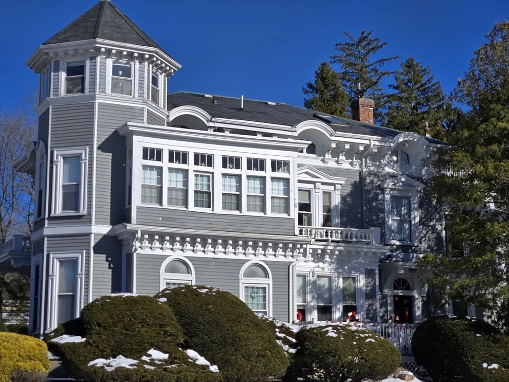 Unit for sale at 233 Market St, Rockland, MA 02370