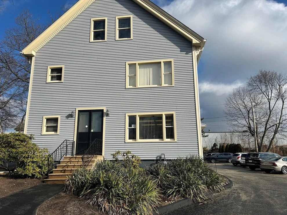 Unit for sale at 76 Mill St, Worcester, MA 01603