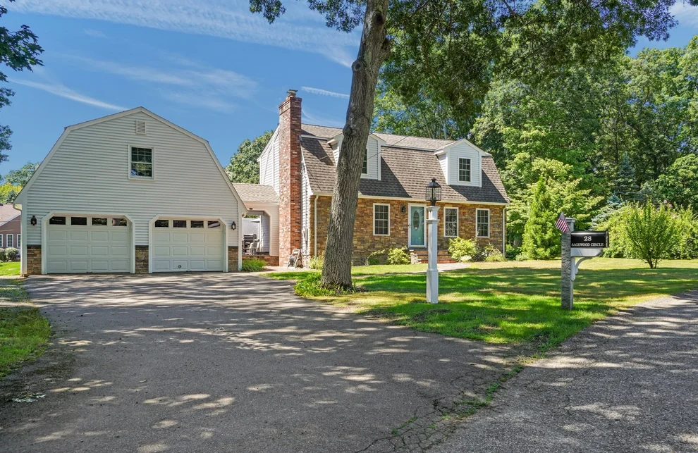 Unit for sale at 28 Sagewood Cir, Attleboro, MA 02703