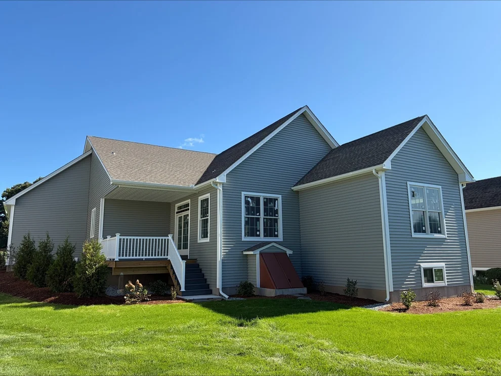 Unit for sale at 7 Fields Drive, East Longmeadow, MA 01028