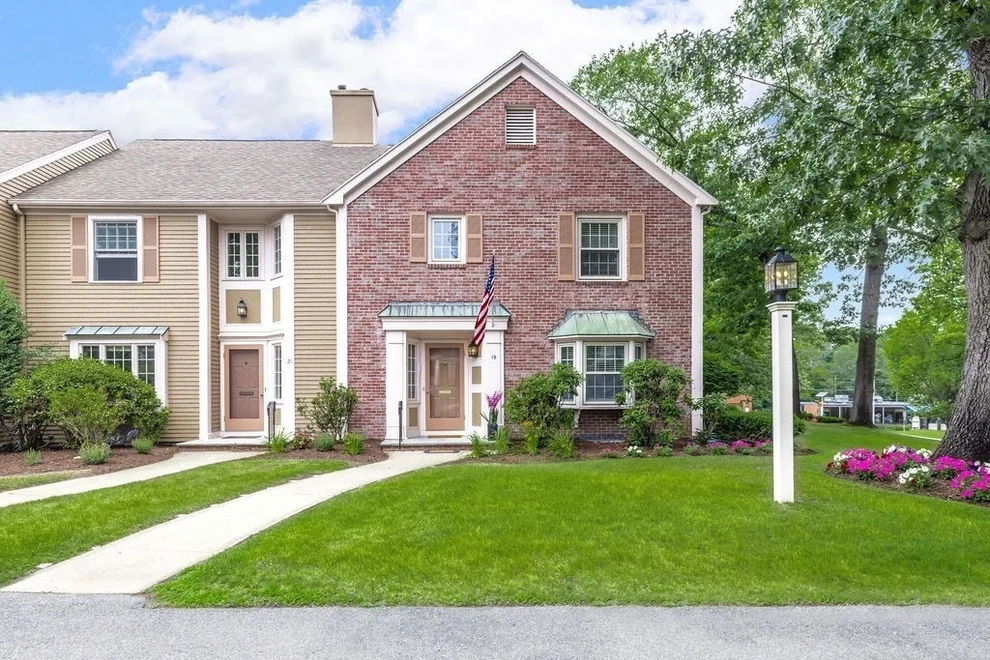 Unit for sale at 19 Oakland Ave, Needham, MA 02492